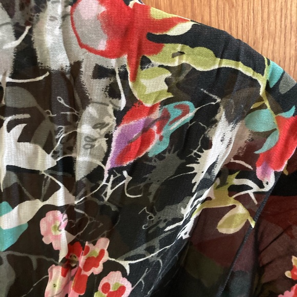 Braided straps, swingtop Size 12-14 Beautiful asymmetrical floral pattern Vfront - Picture 7 of 11